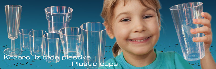 Plastični kozarci iz trde plastike